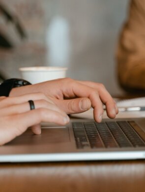 Déficit de profissionais desafia empresas de tecnologia no Brasil